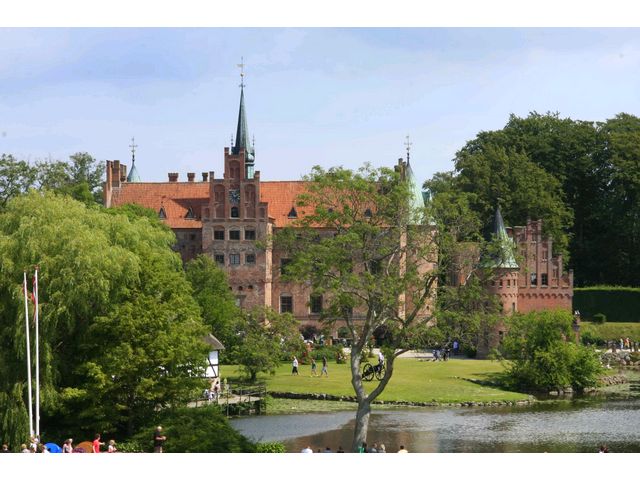 DANIMARCA09 Castello di Egevskov.jpg
