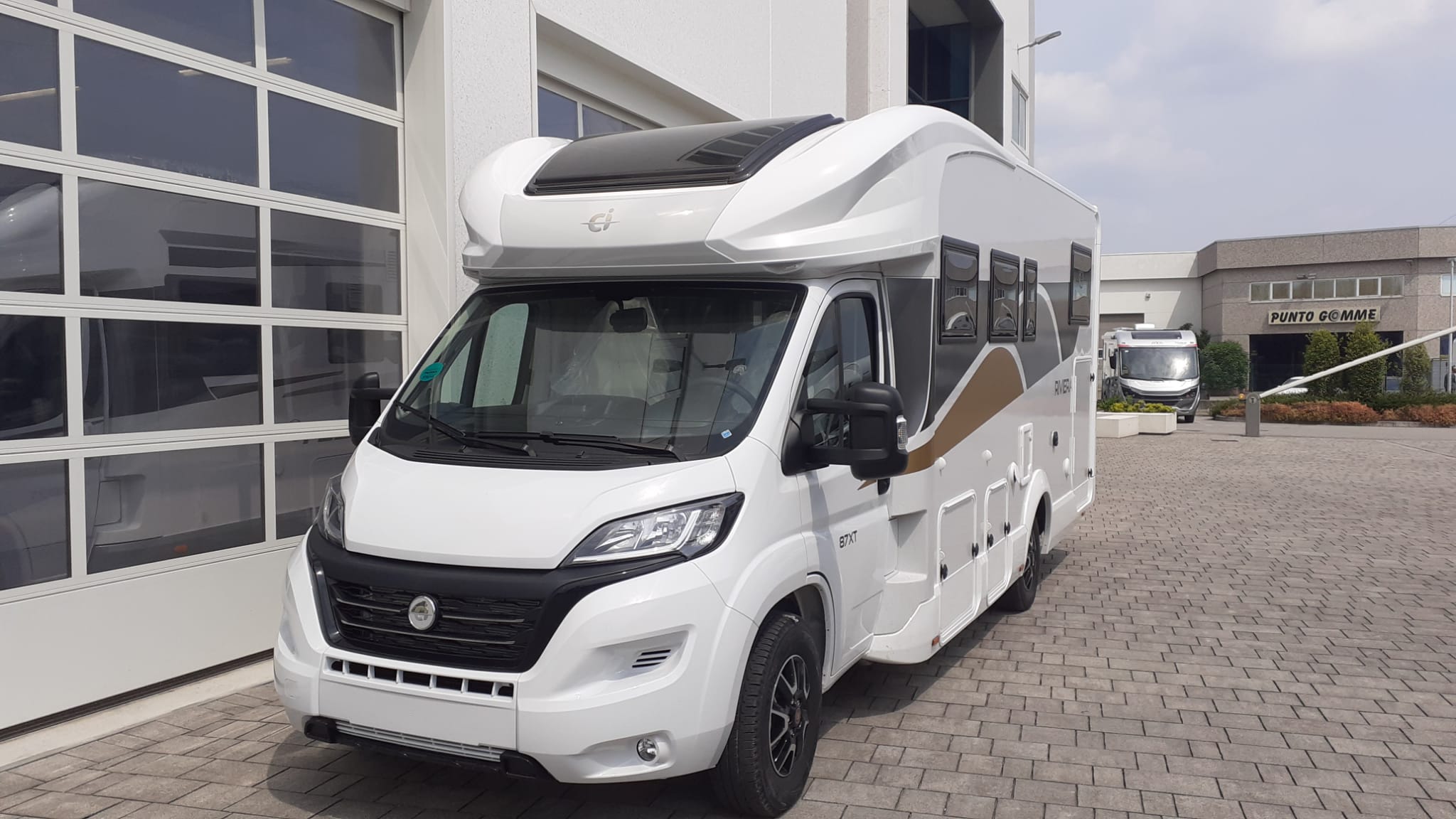 CI Riviera 87 XT