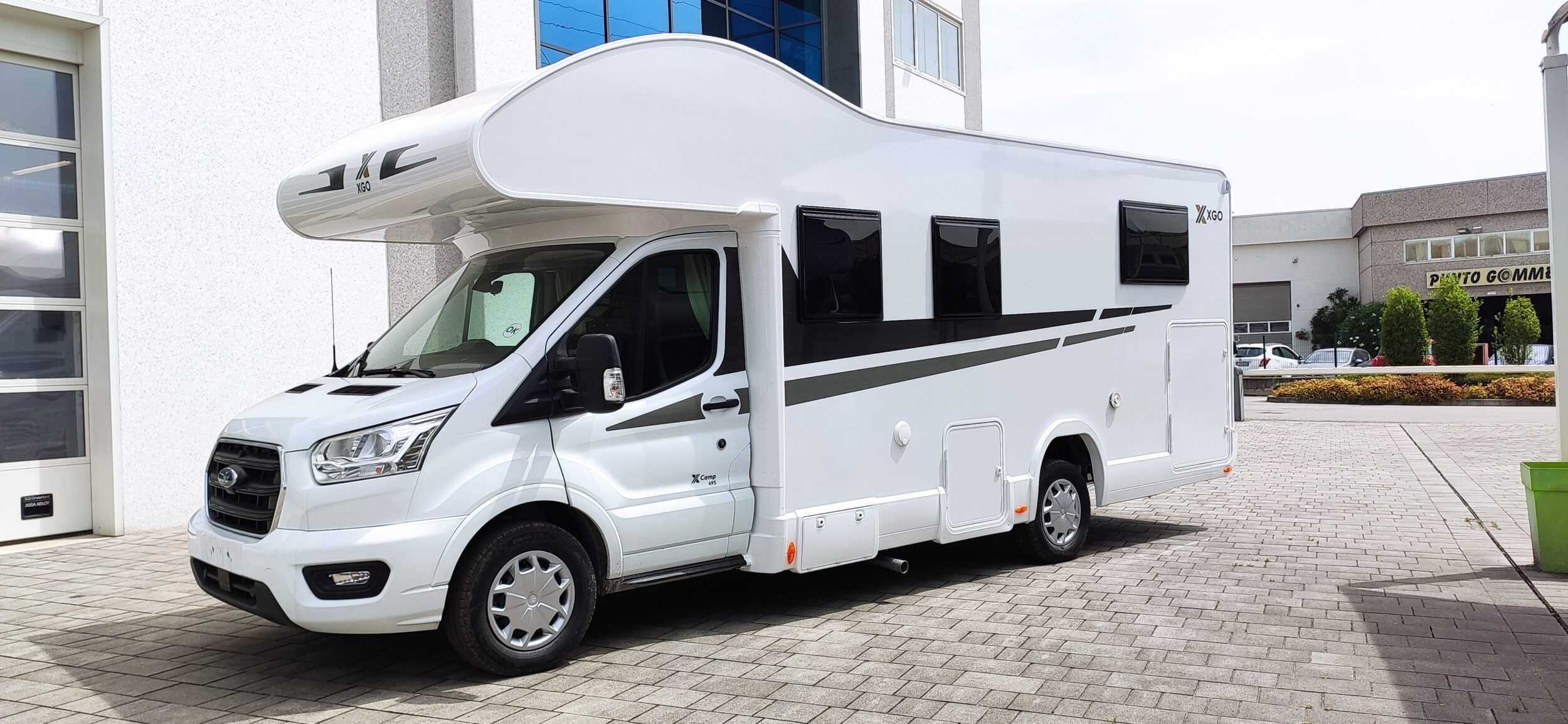 XGo XCamp 695