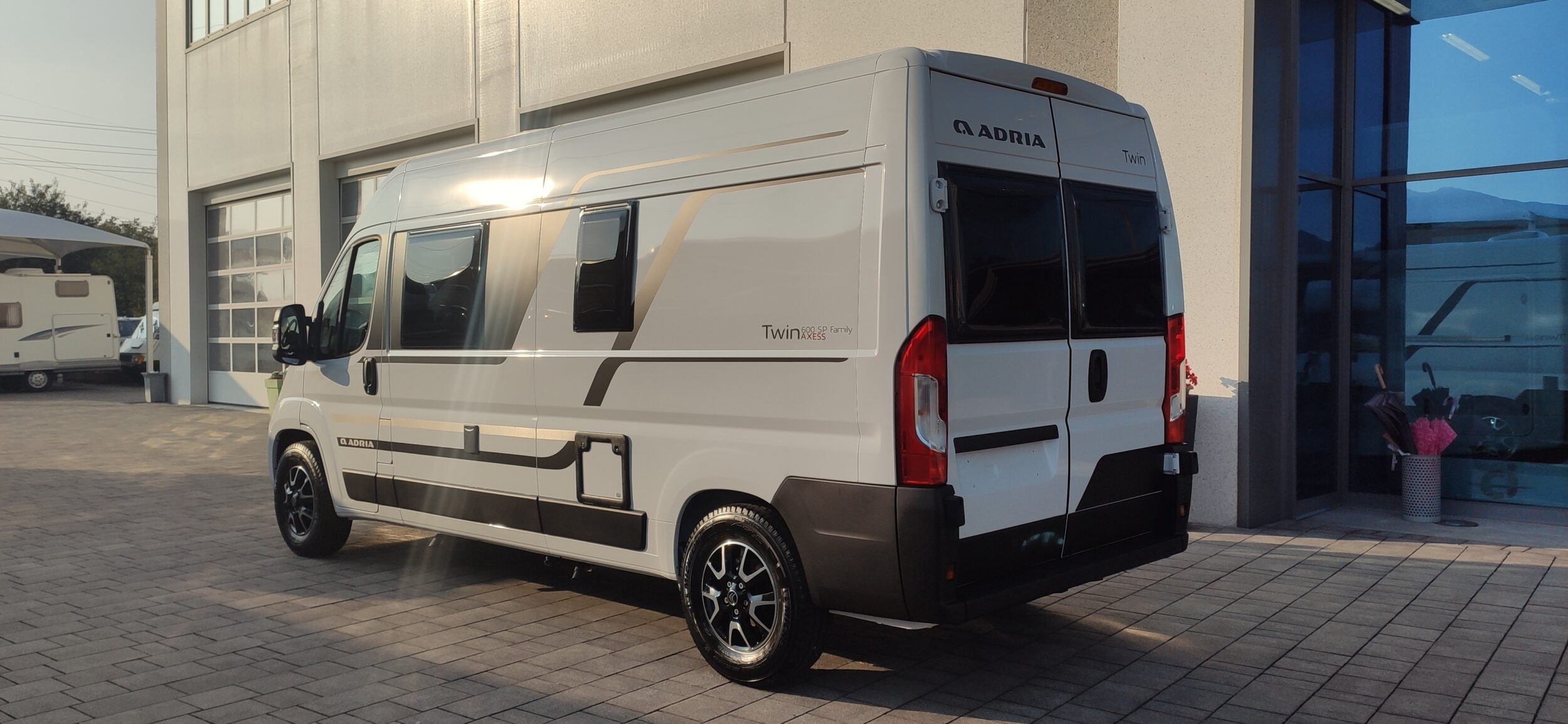 Adria Twin 600 SP Family Axess