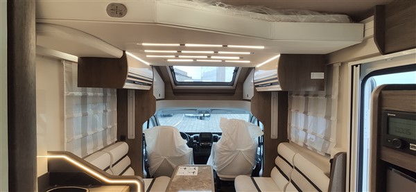 Riviera 87 XT