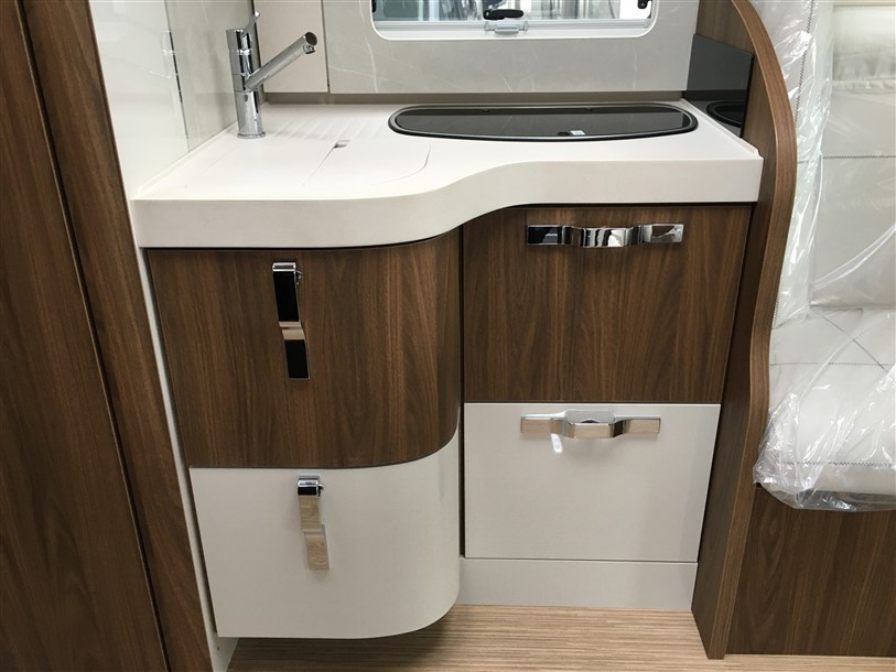H 745 GLC