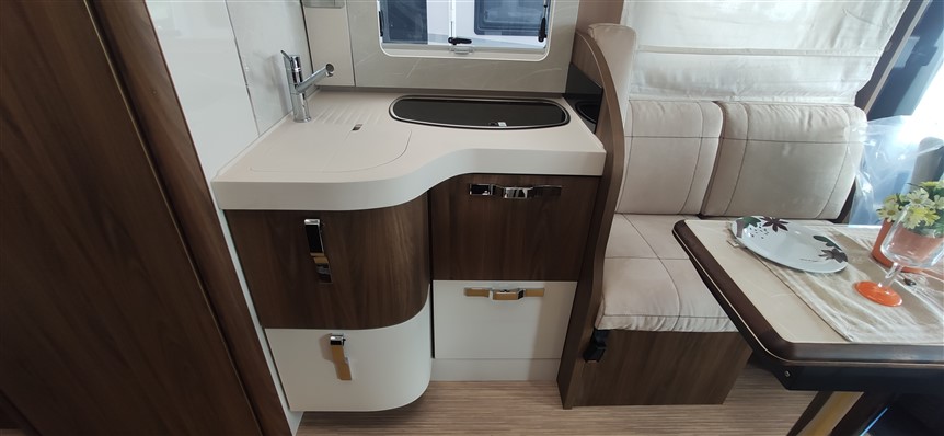 H 745 GLC