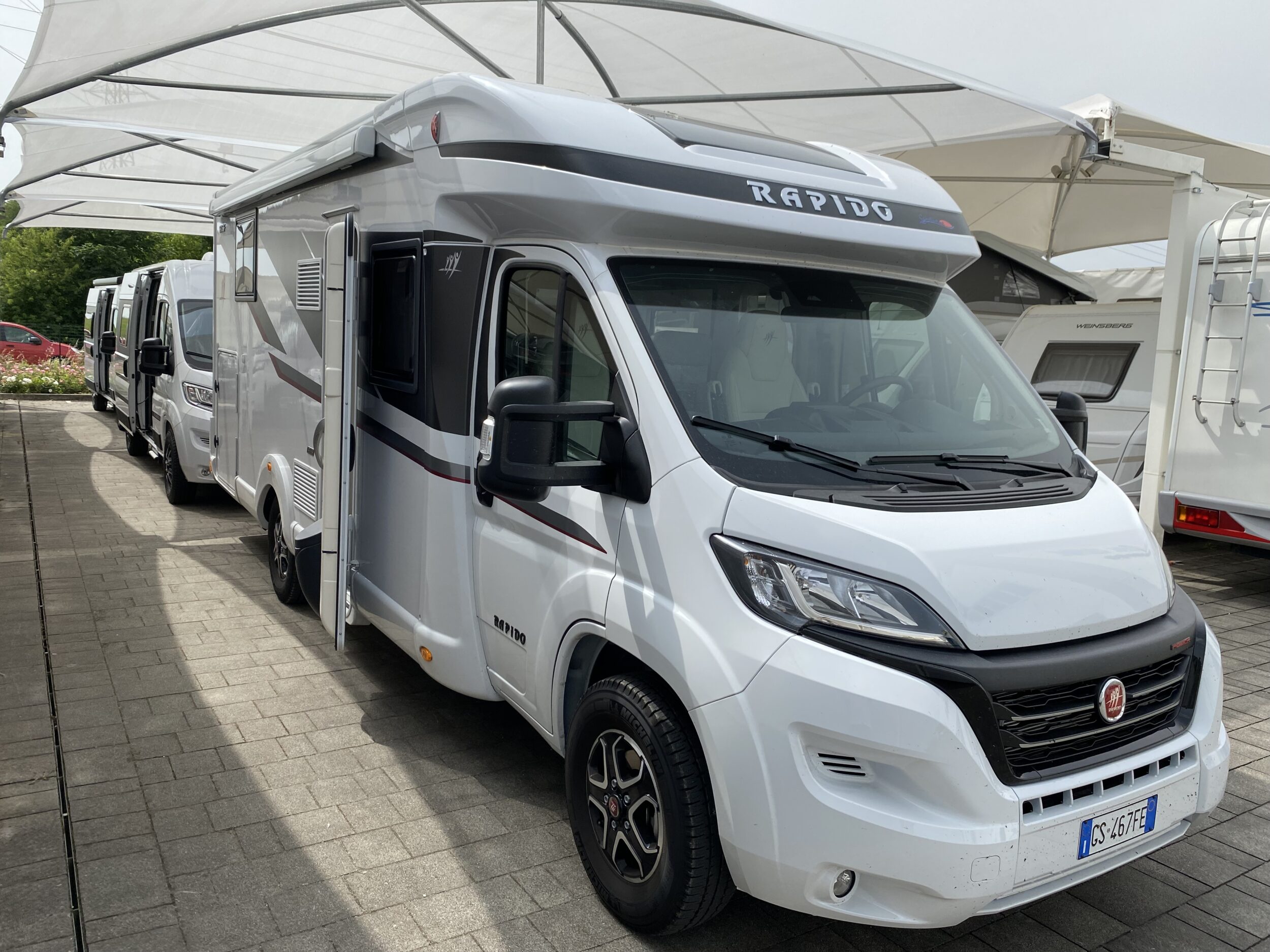 Rapido 696 f Ultimate line
