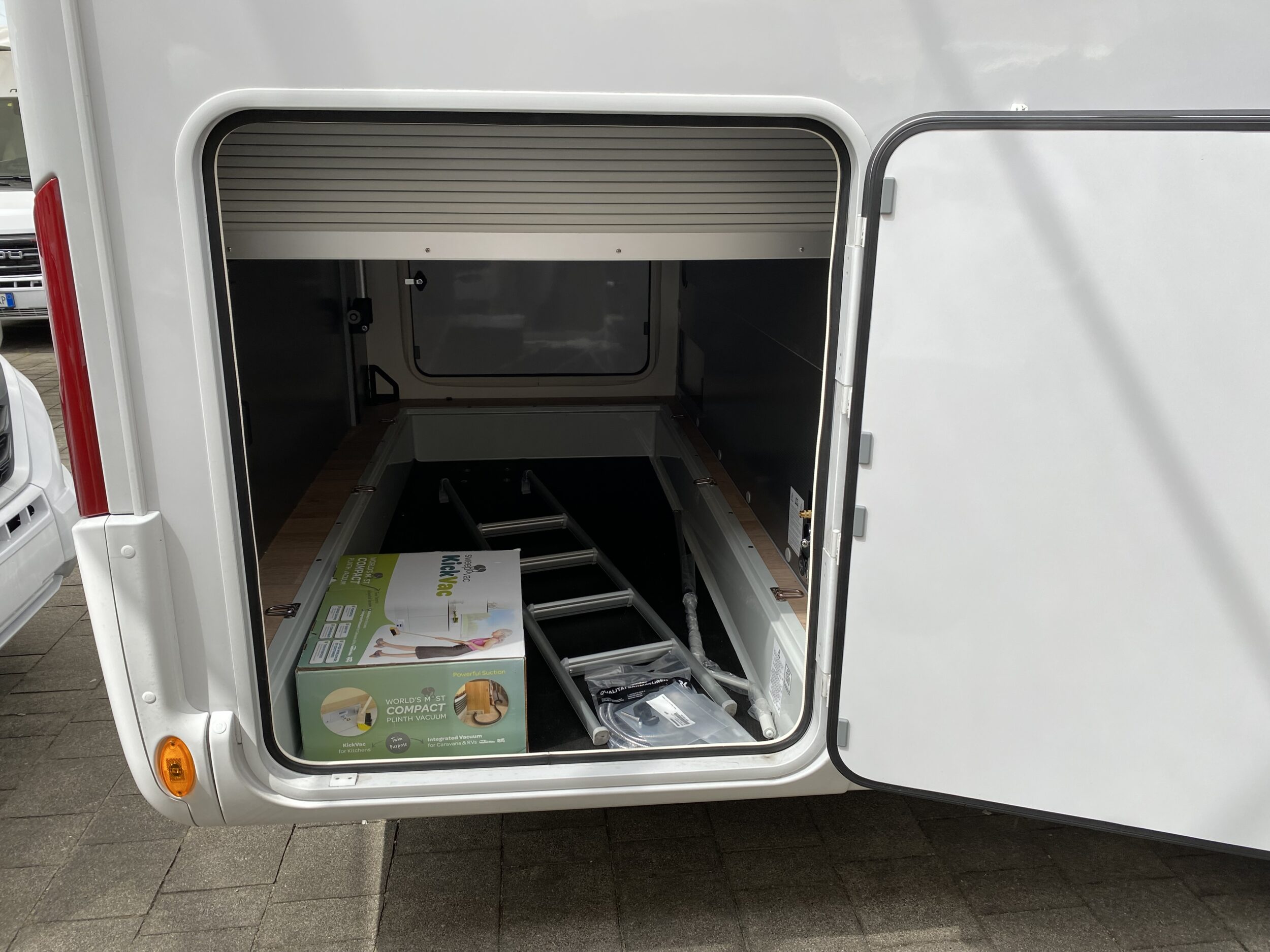 Rapido 696 f Ultimate line