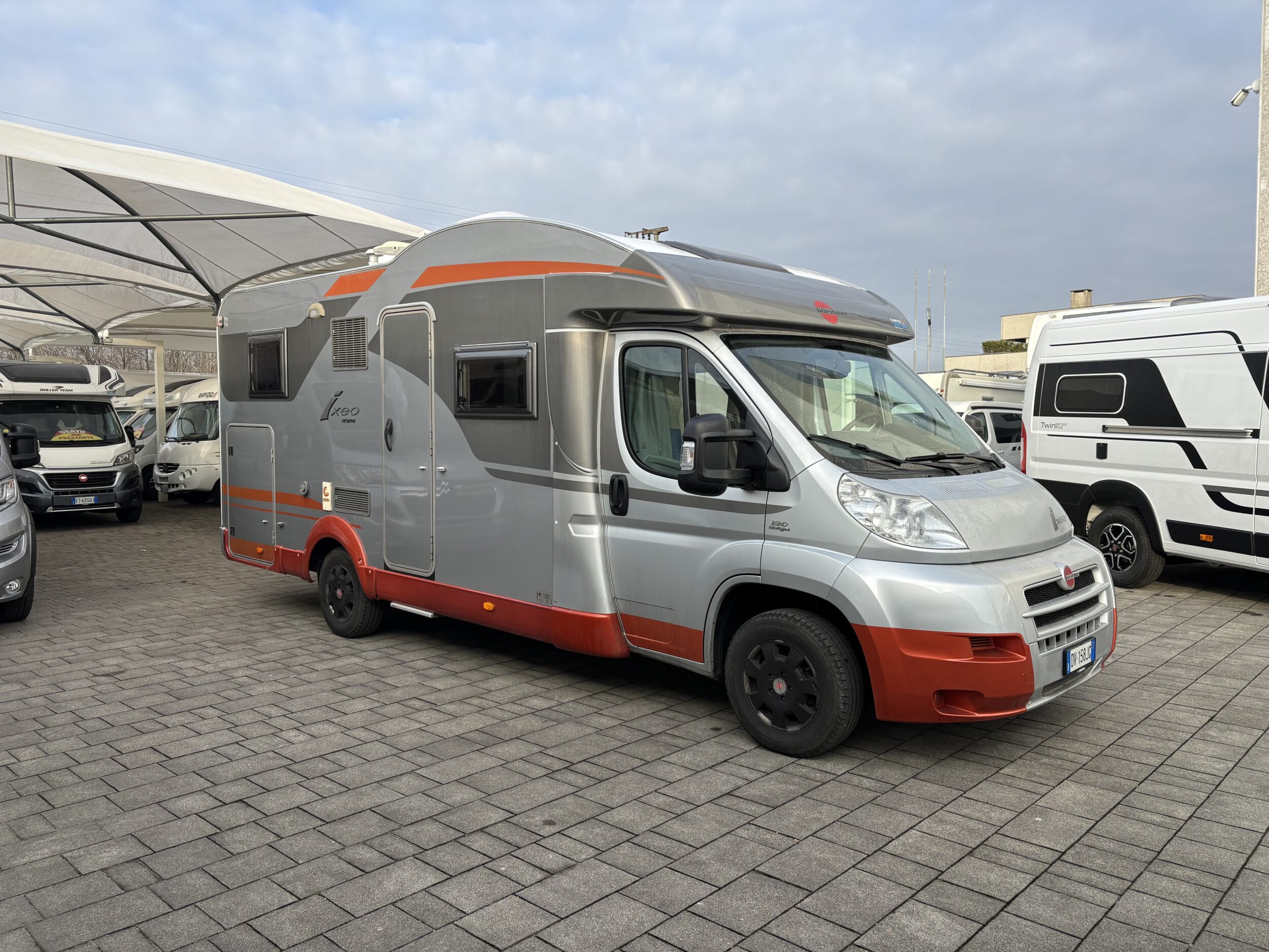 Burstner Ixeo T674