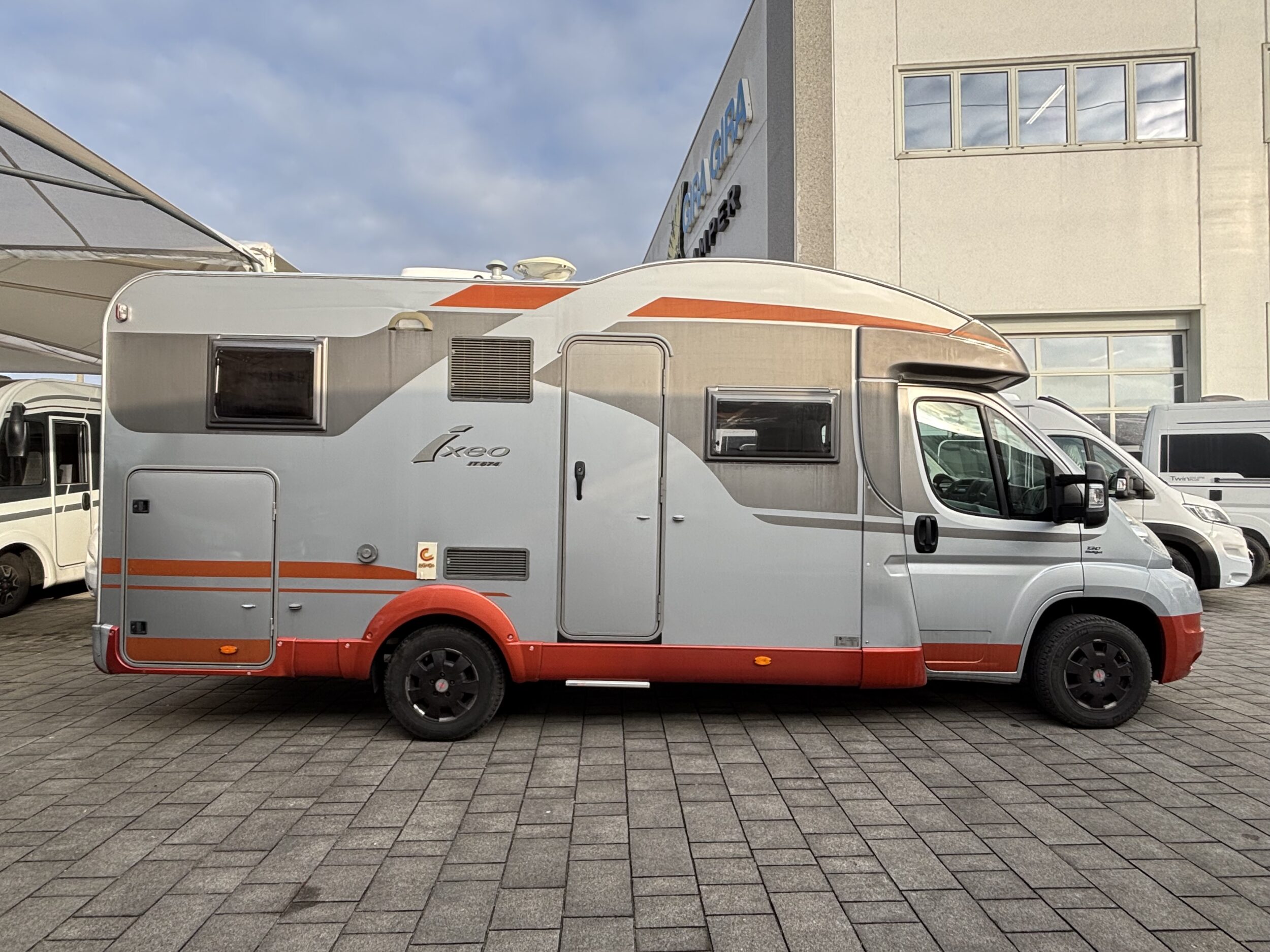 Burstner Ixeo T674