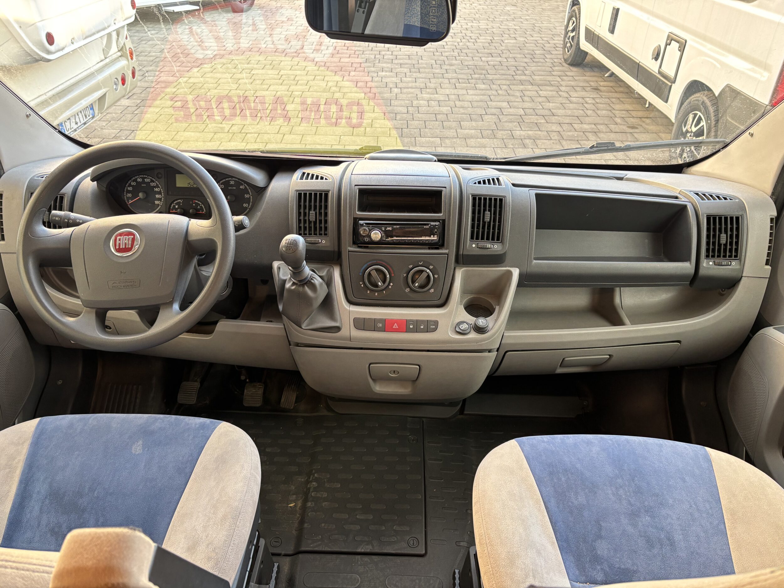 Burstner Ixeo T674
