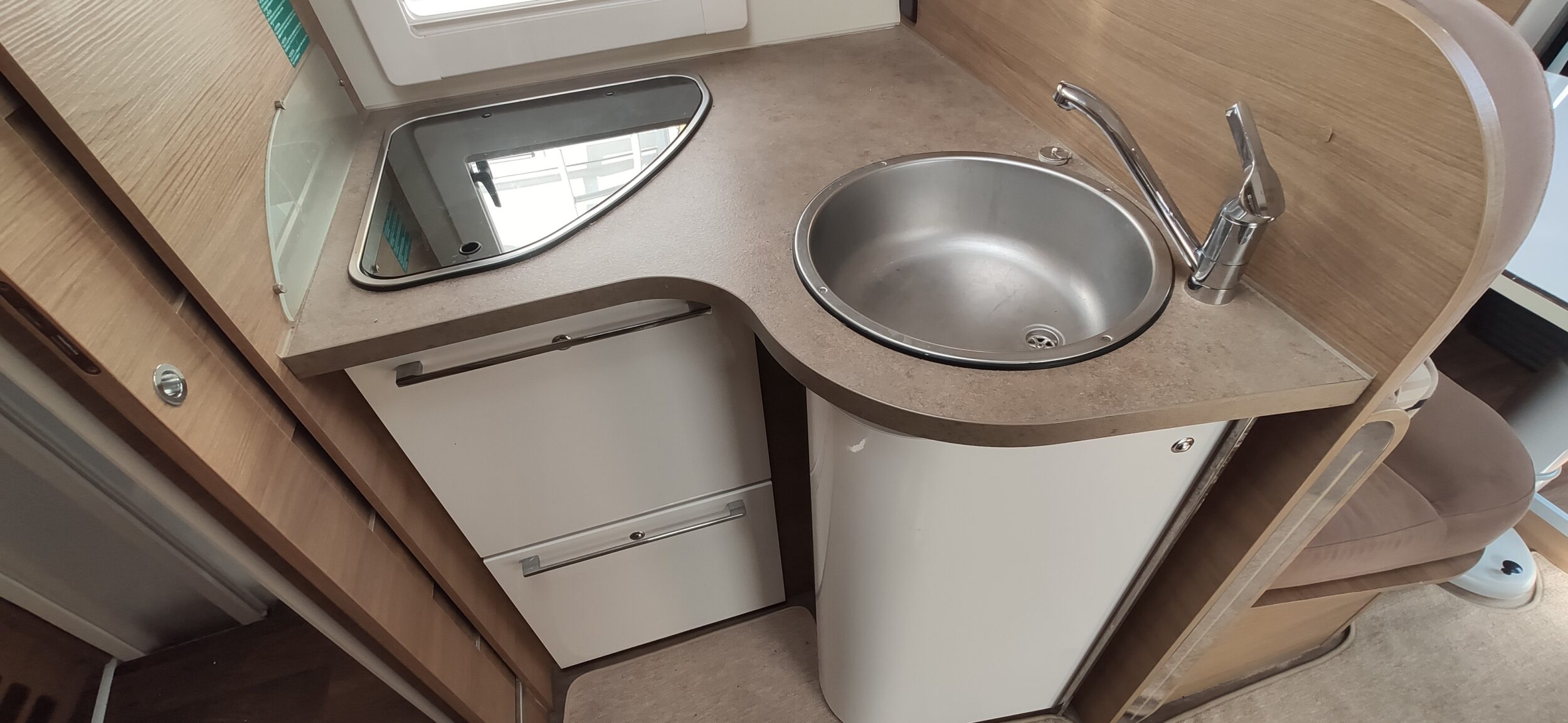 Elnagh T-Loft 530