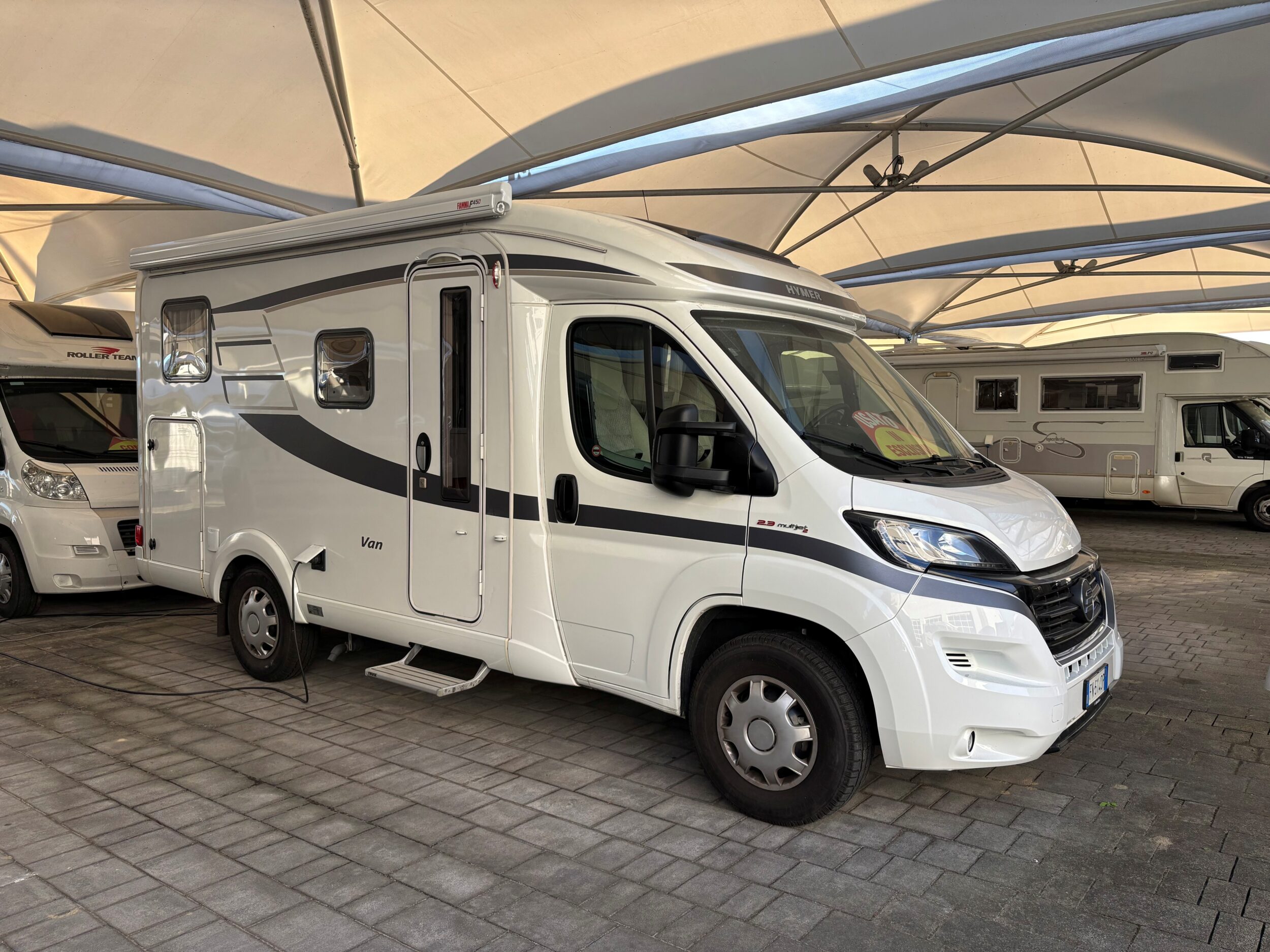 Hymer Van 374