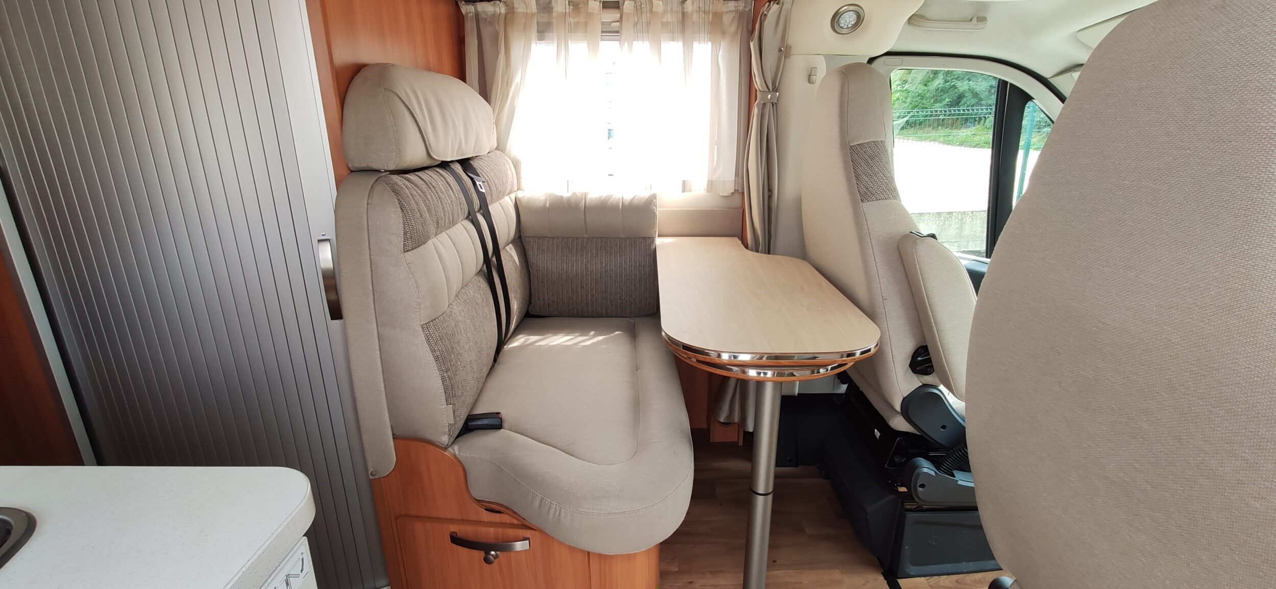 Hymer Van 374