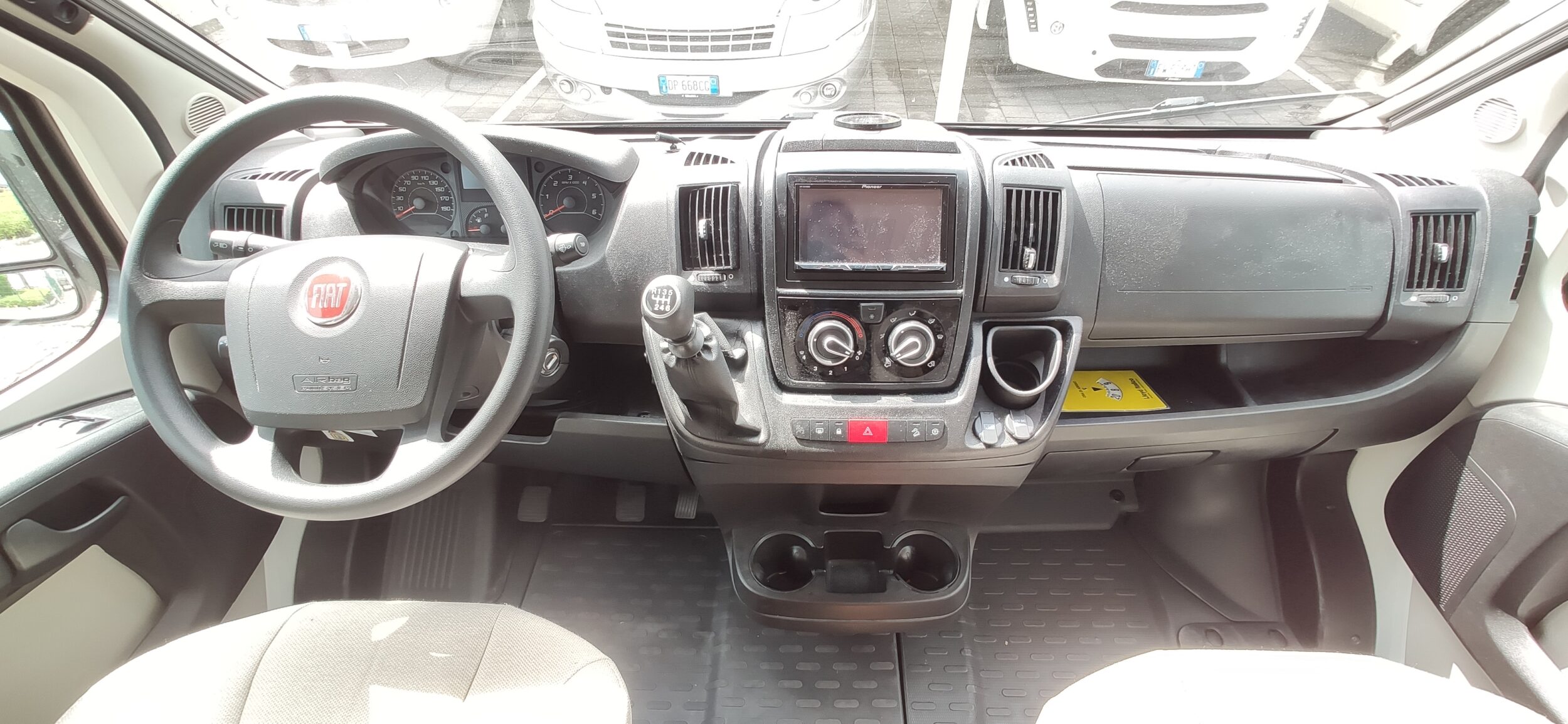 Hymer Van 374