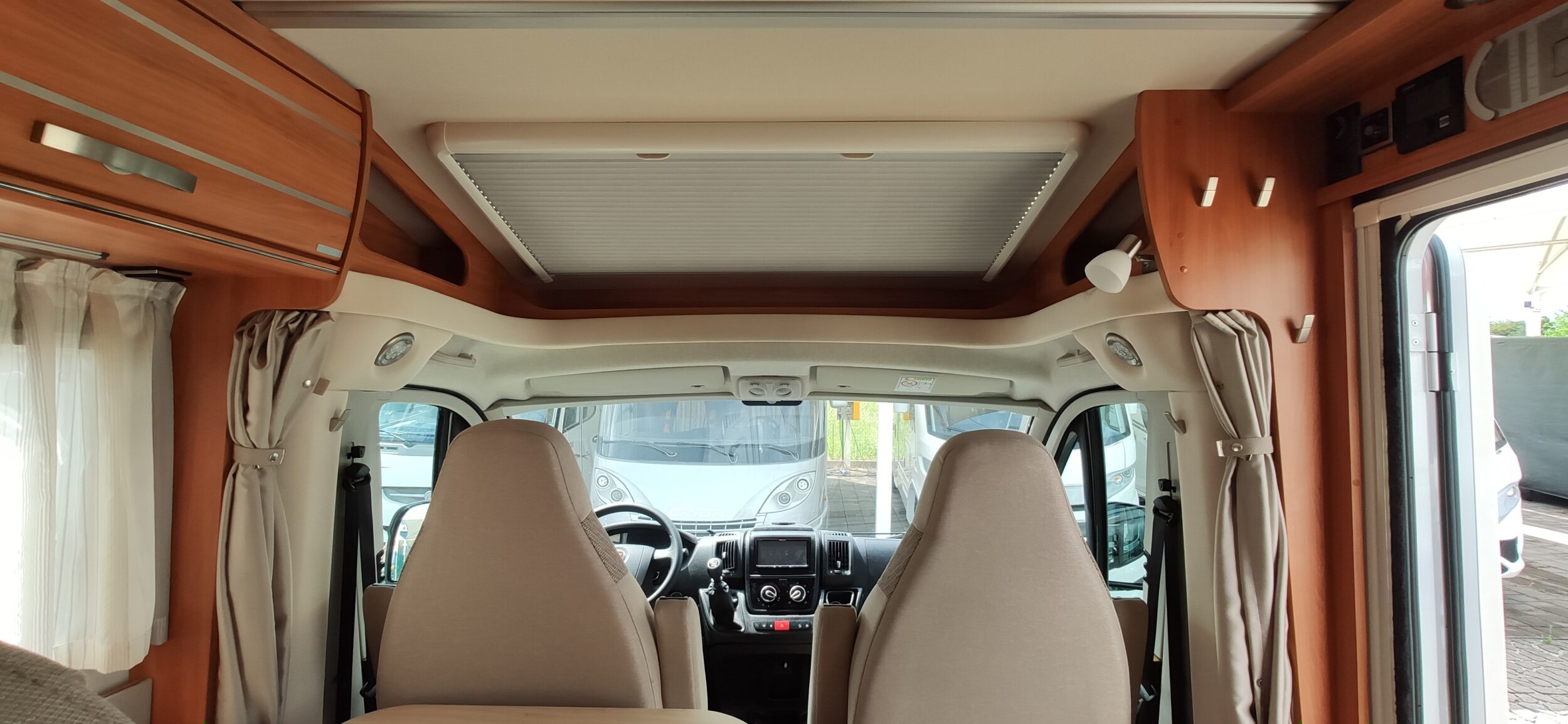 Hymer Van 374