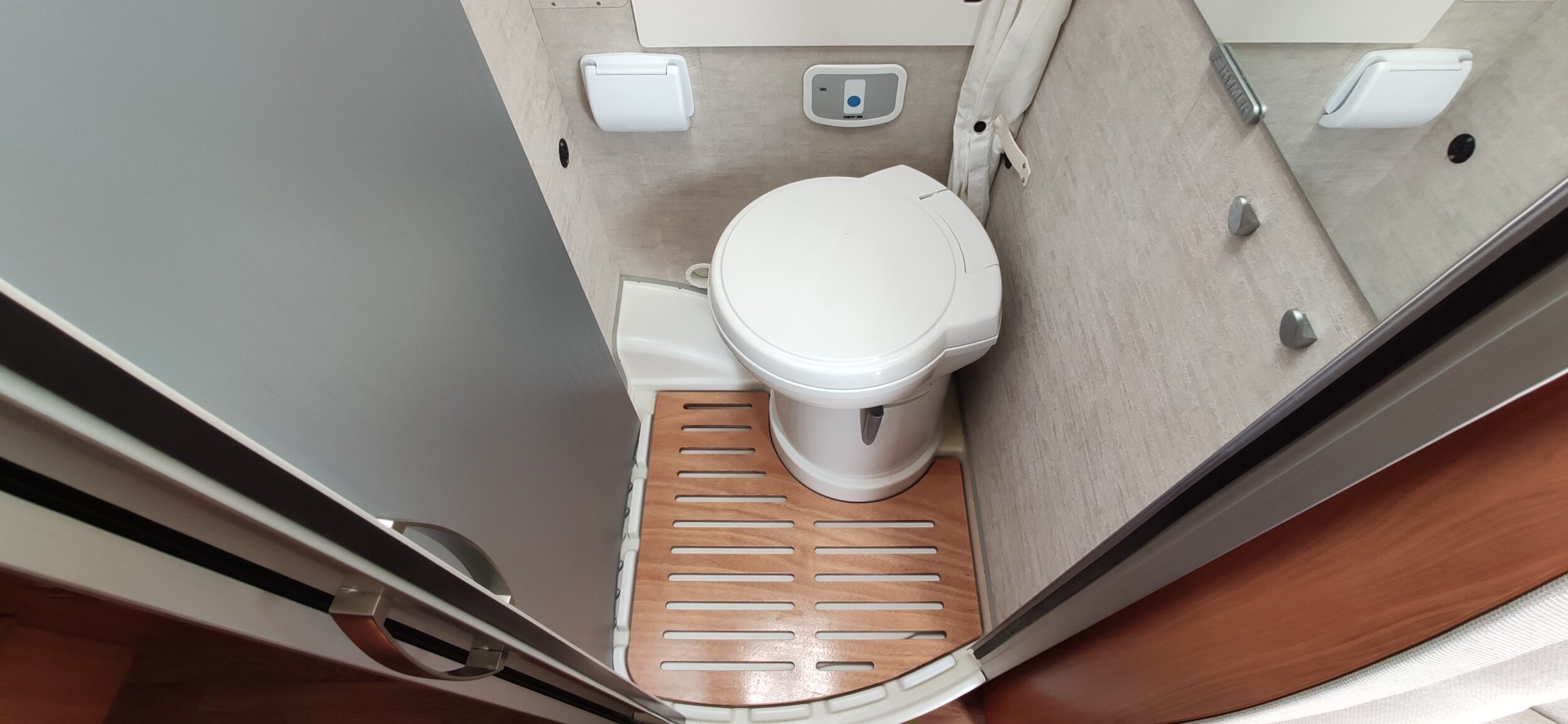 Hymer Van 374