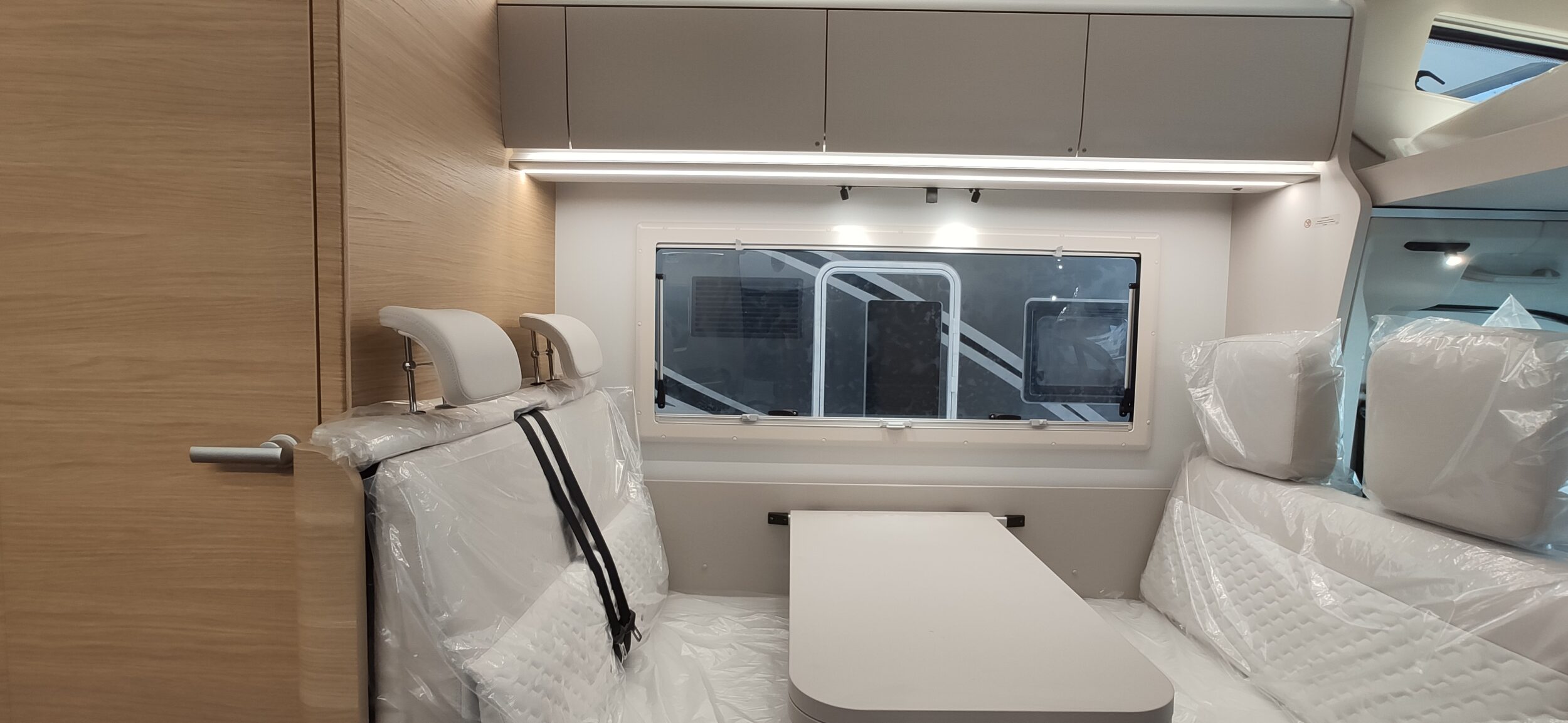 Adria Coral XL 600 DP 60Y Italian Edition