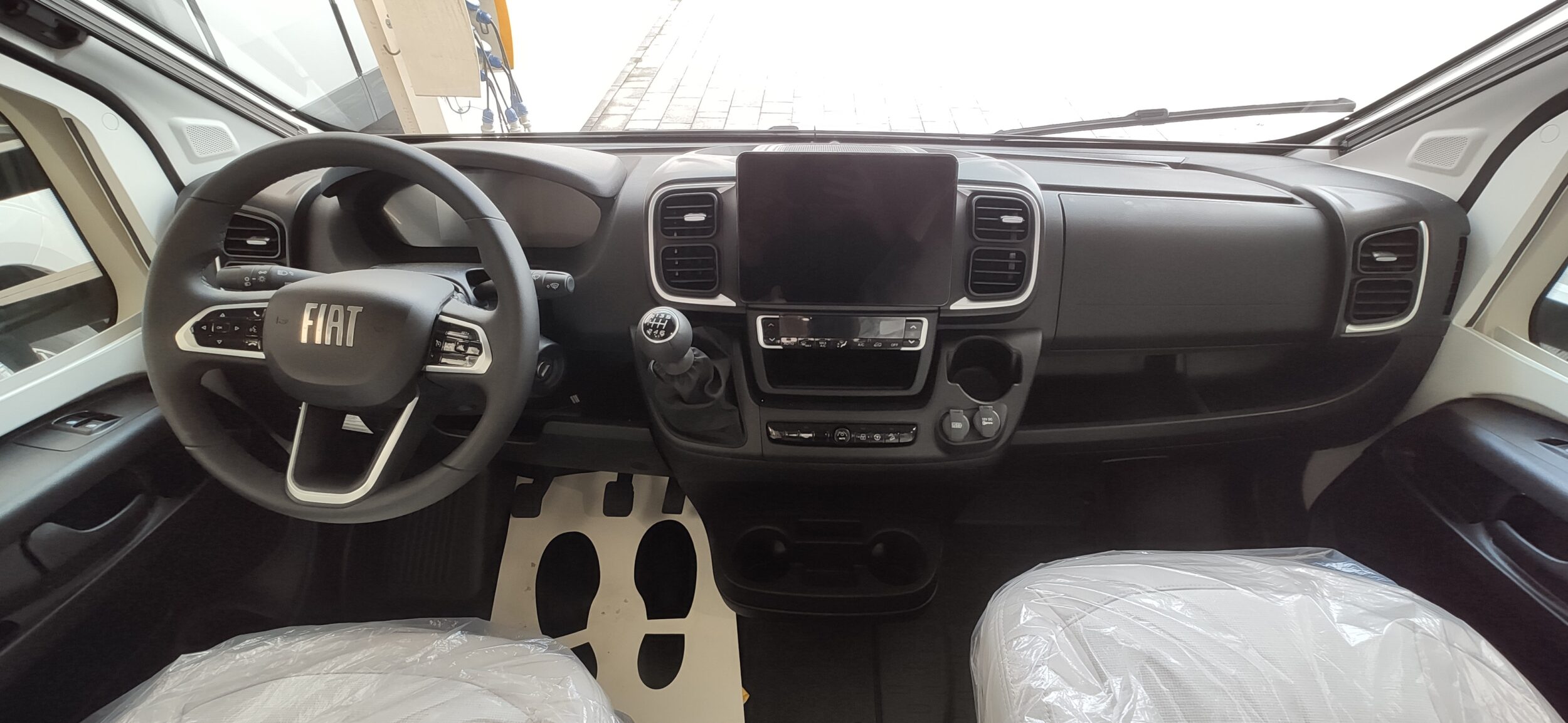 Adria Coral XL 600 DP 60Y Italian Edition