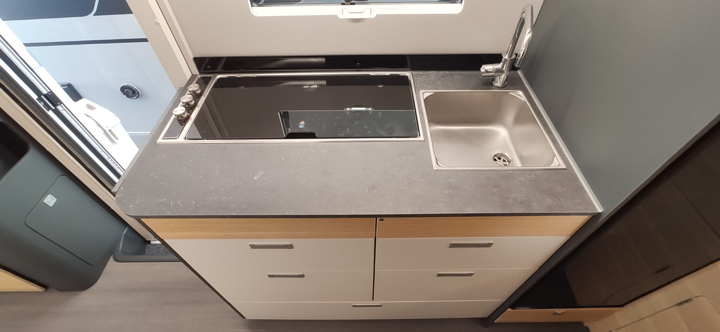 Adria Coral XL 600 DP 60Y Italian Edition