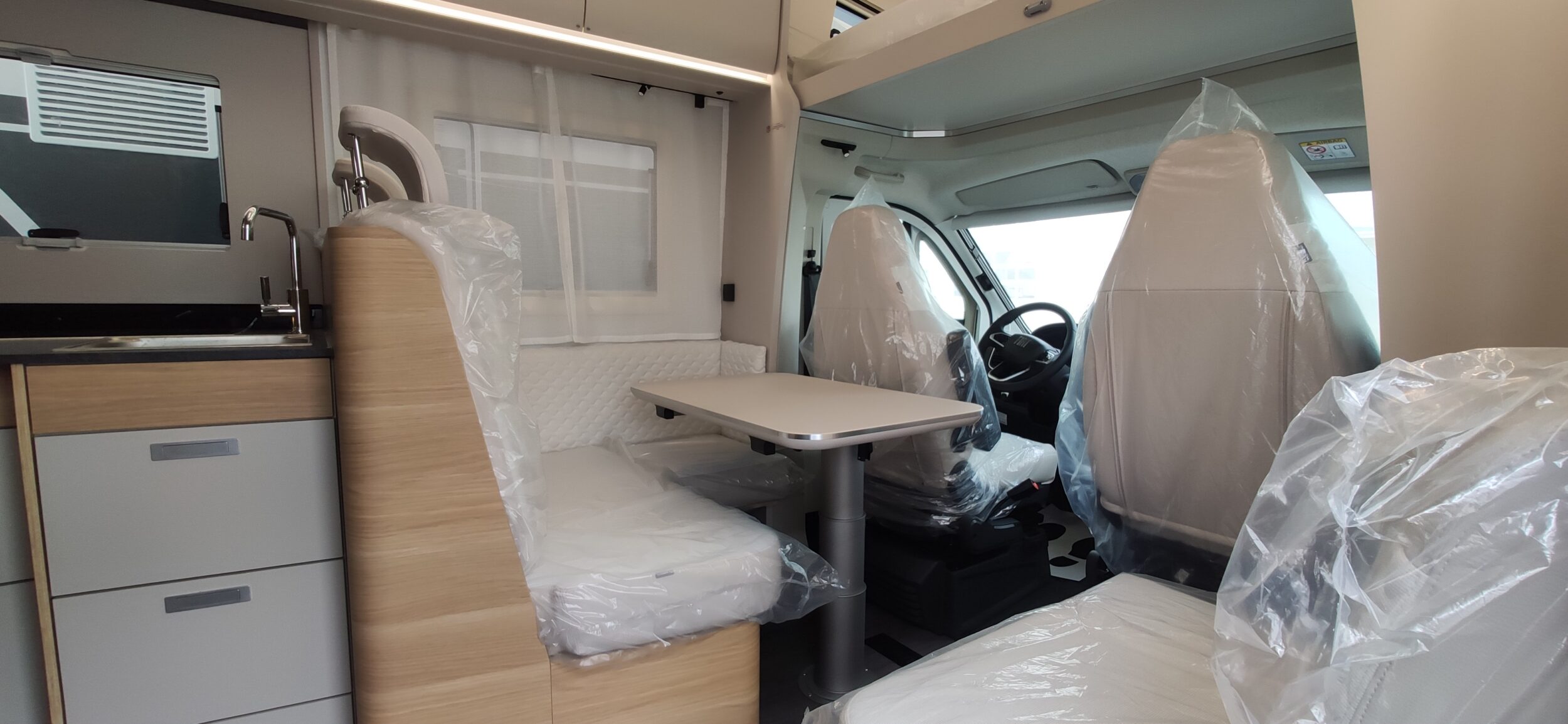 Adria Coral XL 660 SL 60Y Italian Edition