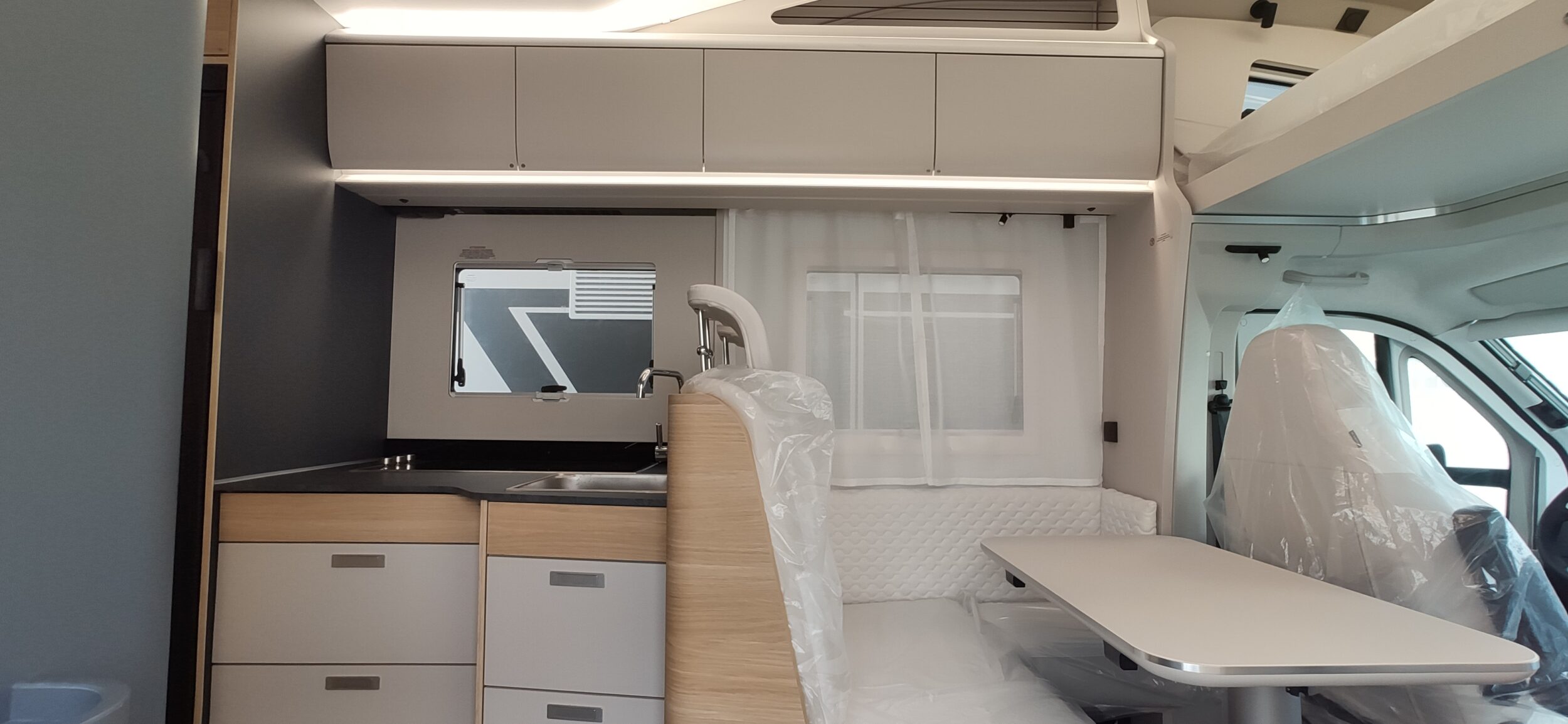 Adria Coral XL 660 SL 60Y Italian Edition