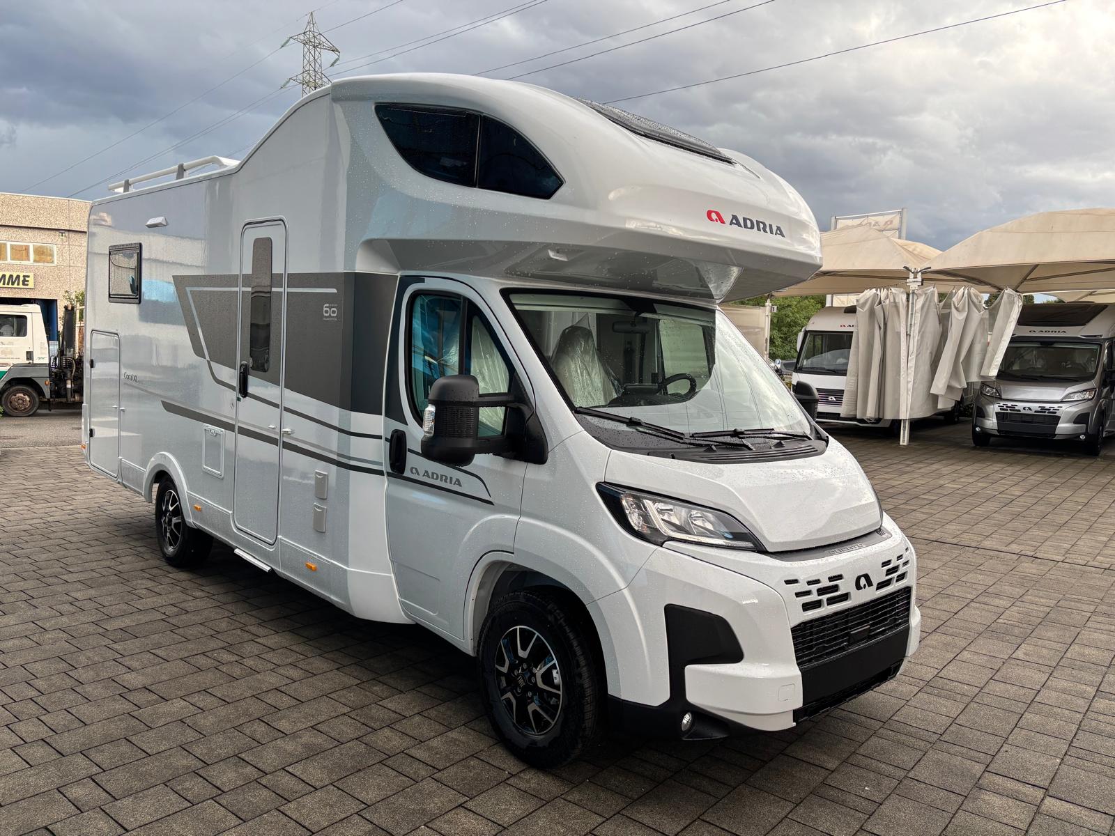 Adria Coral XL 660 SL 60Y Italian Edition