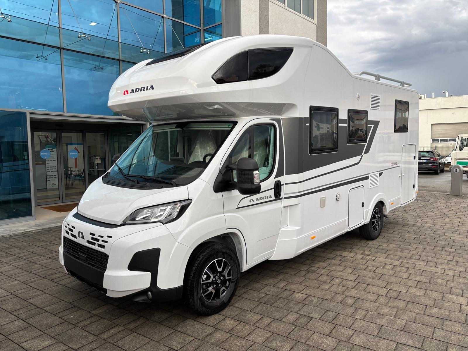 Adria Coral XL 660 SL 60Y Italian Edition
